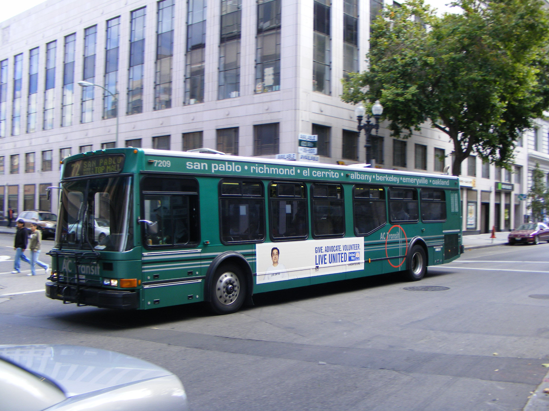 AC Transit SHOWBUS International BUS IMAGE GALLERY USA